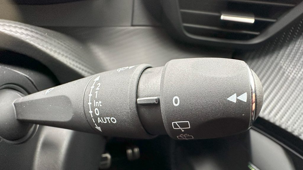 Controls on Peugeot 208